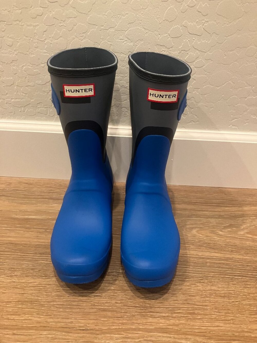HUNTER boots, size 9, Hunter shadow print short boot, blue and gray